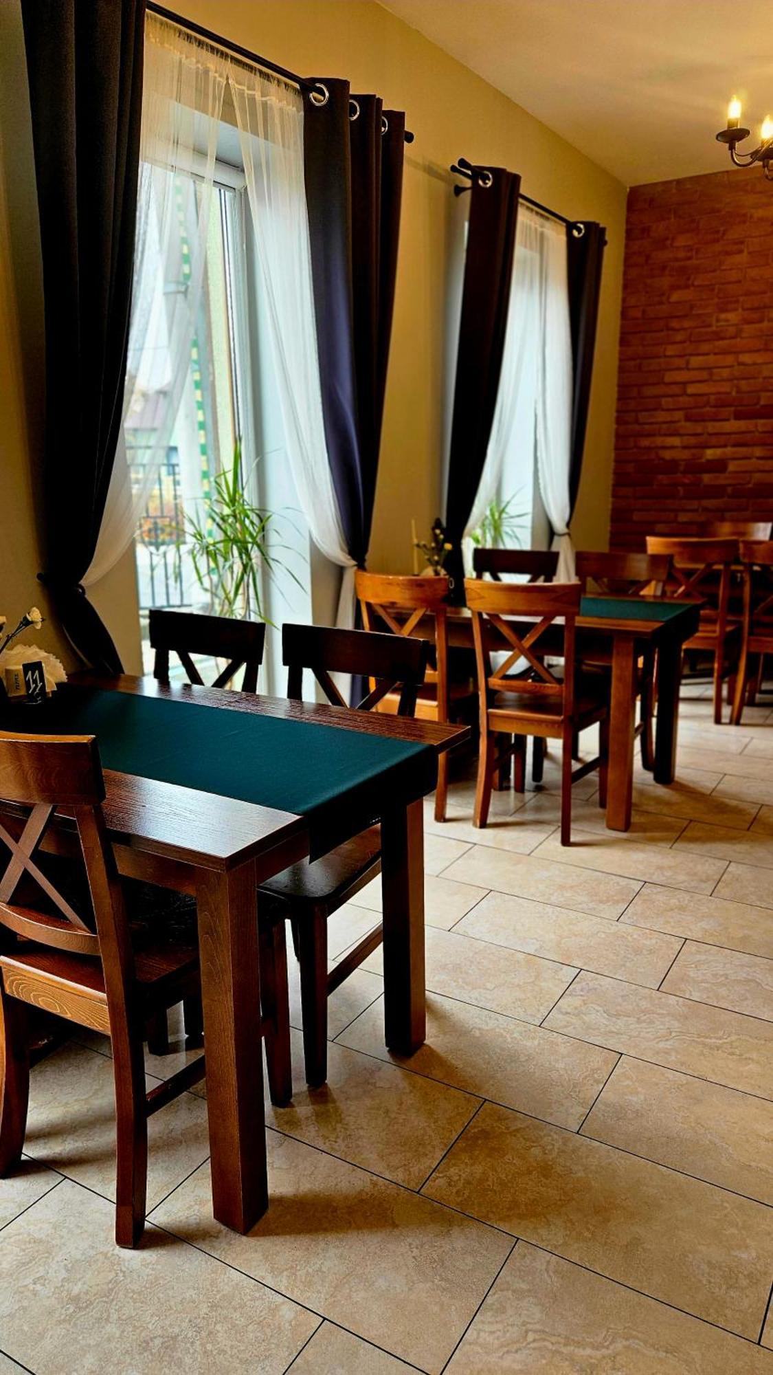 Gosciniec Pod Lilijka Hotel Podzamcze  Exterior foto